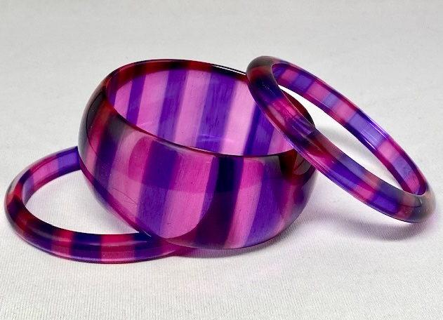 LG194 Best Plastics lucite pink & purple bangles 